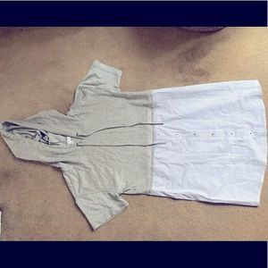 Hooded striped casual dress.